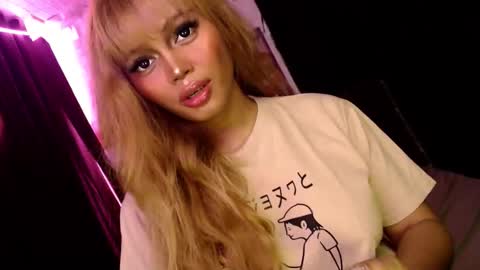 Snapshot of barbie_ivana chatting on 9, 11, 2025 barbei online show from 9, 11, 2025