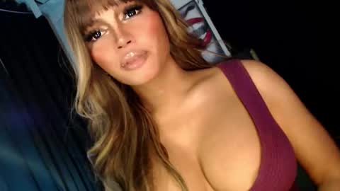 Snapshot of barbie_ivana chatting on 21, 11, 2025 barbei online show from 21, 11, 2025