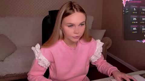 Snapshot of barbie_lillie chatting on 24, 10, 2025 Lilli 3 online show from 24, 10, 2025