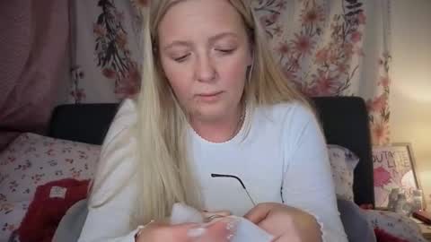 barbiegirl966 online show from 14, 1, 2026