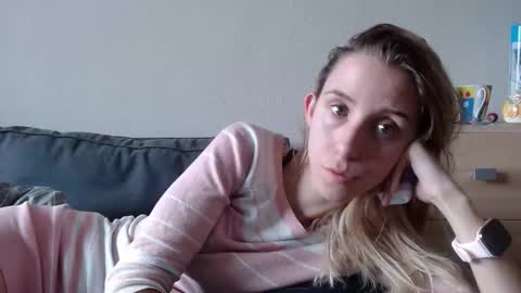 Snapshot of barelylegalblondy chatting on 2, 3, 2026 Lena online show from 2, 3, 2026
