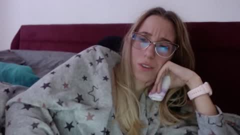 Snapshot of barelylegalblondy chatting on 3, 3, 2026 Lena online show from 3, 3, 2026