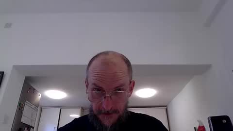 Snapshot of basiccamguy chatting on 9, 4, 2026 basiccamguy online show from 9, 4, 2026