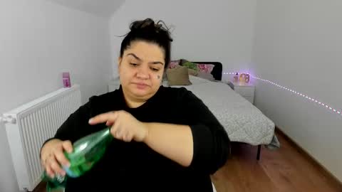 EvaEmi online show from 12, 10, 2025