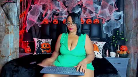 Bbwlatina01 online show from 14, 10, 2025