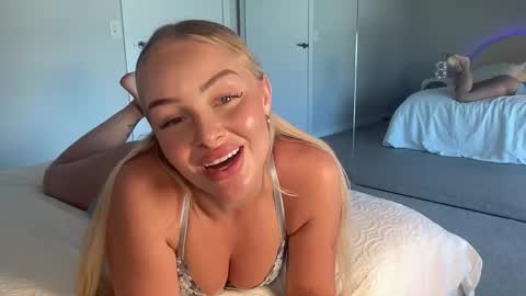 Snapshot of bbybreex chatting on 29, 9, 2025 Bree online show from 29, 9, 2025