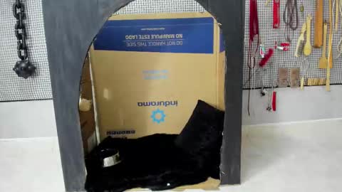 Meduza  online show from 5, 2, 2026