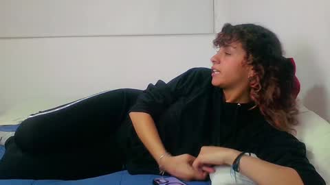 Sara  Juan online show from 18, 12, 2024