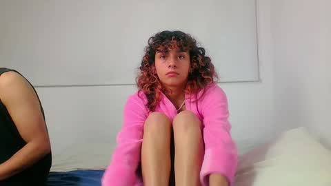 Sara  Juan online show from 18, 12, 2024