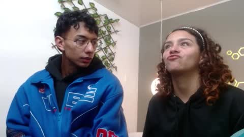 Sara  Juan online show from 15, 9, 2025