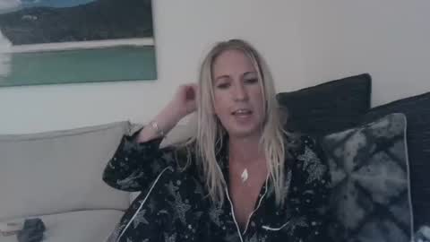 Emma online show from 4, 12, 2024