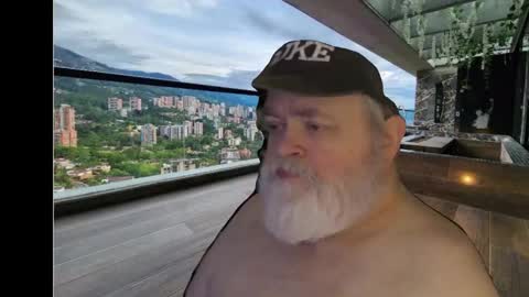 Snapshot of bear4muscle chatting on 7, 12, 2024 Dookie online show from 7, 12, 2024