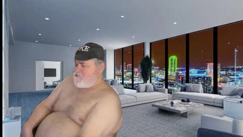 Snapshot of bear4muscle chatting on 8, 2, 2025 Dookie online show from 8, 2, 2025