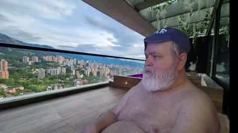 Snapshot of bear4muscle chatting on 9, 9, 2025 Dookie online show from 9, 9, 2025