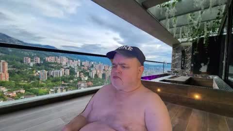 Snapshot of bear4muscle chatting on 13, 1, 2026 Dookie online show from 13, 1, 2026