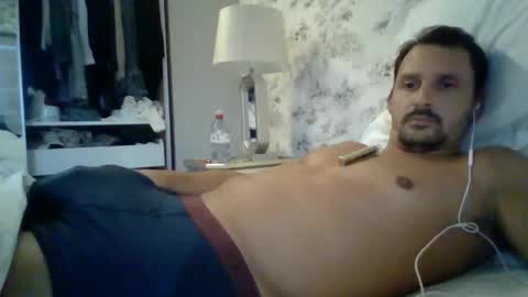 Snapshot of bearboudior chatting on 23, 10, 2025 bearboudior online show from 23, 10, 2025