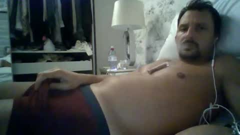 Snapshot of bearboudior chatting on 25, 10, 2025 bearboudior online show from 25, 10, 2025