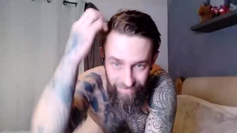 Snapshot of beardedtattedguy chatting on 4, 11, 2025 beardedtattedguy online show from 4, 11, 2025