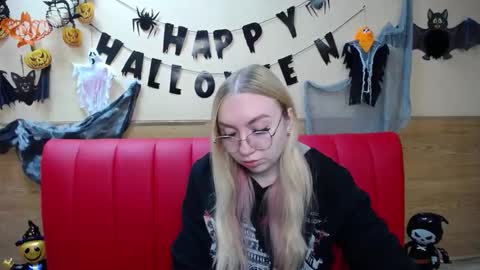 BeatriceFlyy online show from 28, 10, 2025