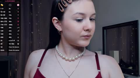 Beatrix or Triss3 online show from 23, 9, 2025