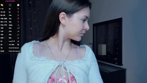 Beatrix or Triss3 online show from 24, 9, 2025