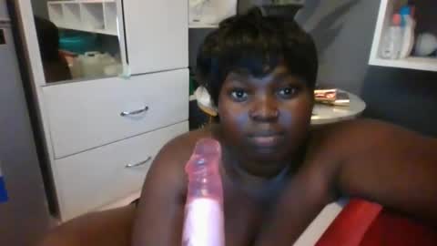 Snapshot of beautie699392 chatting on 7, 2, 2025 Lil stunner online show from 7, 2, 2025