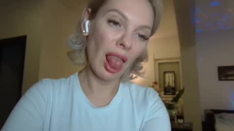 Beautifulkollette online show from 2, 1, 2025