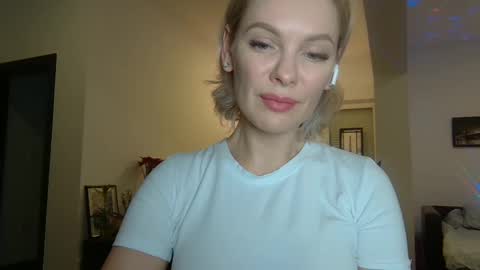 Beautifulkollette online show from 5, 1, 2025