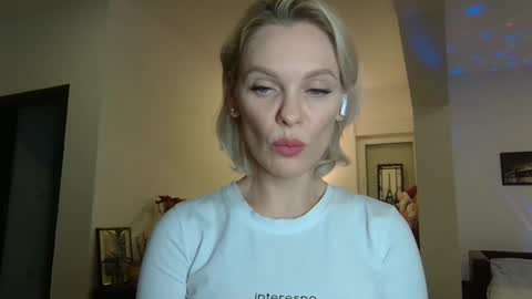 Beautifulkollette online show from 15, 1, 2025