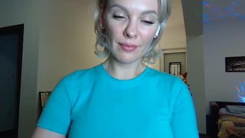 Beautifulkollette online show from 17, 1, 2025