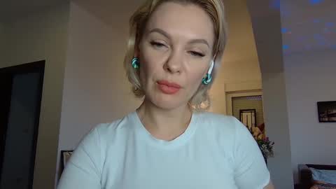 Beautifulkollette online show from 18, 1, 2025