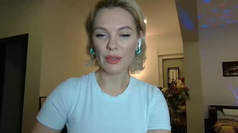 Beautifulkollette online show from 19, 1, 2025