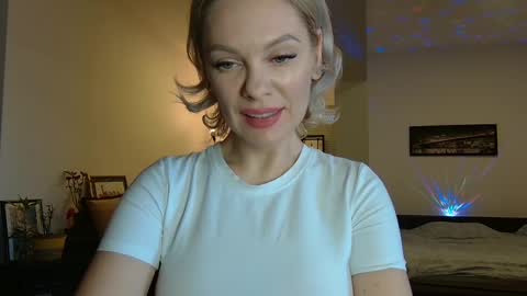 Beautifulkollette online show from 1, 2, 2025
