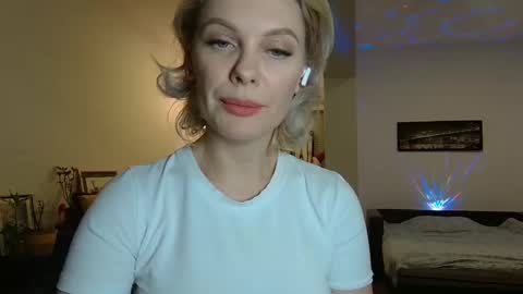 Beautifulkollette online show from 1, 2, 2025
