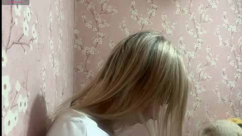 Snapshot of beautifultips chatting on 2, 4, 2026 Mia online show from 2, 4, 2026