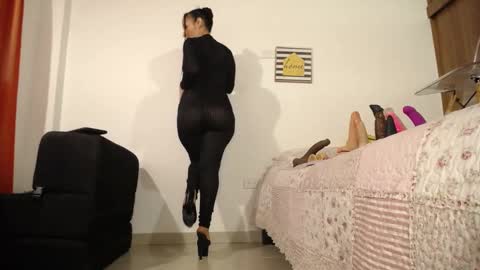 Snapshot of beauty_ass_69 chatting on 24, 11, 2025 NATHALIA online show from 24, 11, 2025