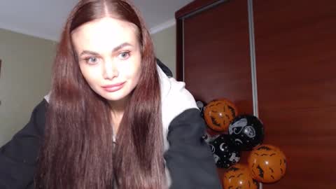 Snapshot of beauty_fruity chatting on 9, 10, 2025 Maria online show from 9, 10, 2025