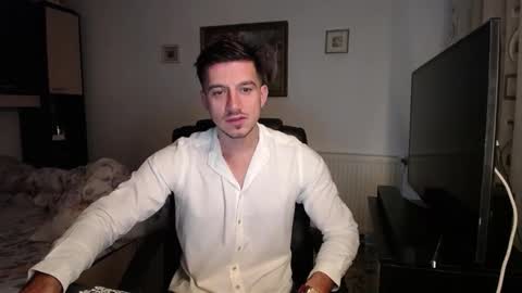 Mia and Jake online show from 15, 11, 2025