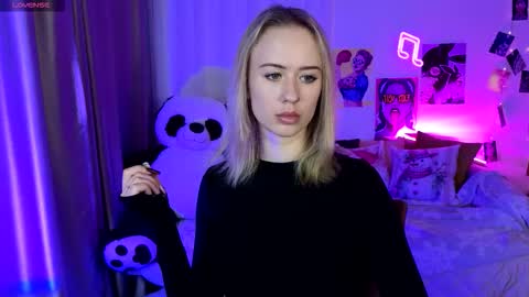 Snapshot of beauty_sashaxx chatting on 14, 12, 2025 beauty Sasha online show from 14, 12, 2025