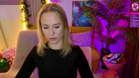 Snapshot of beauty_sashaxx chatting on 15, 12, 2025 beauty Sasha online show from 15, 12, 2025