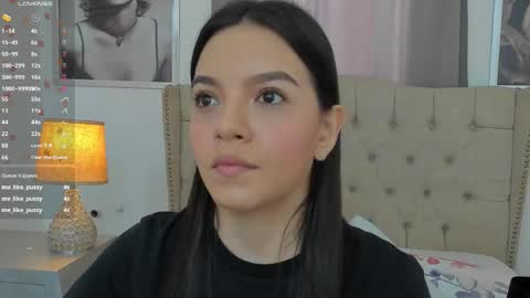 Ariana Reyes online show from 17, 11, 2025