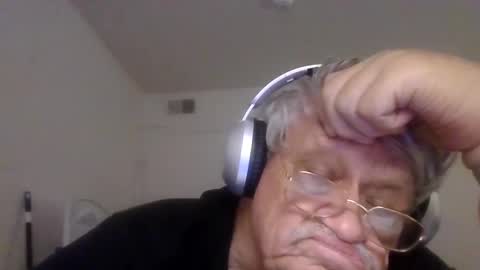 Snapshot of beautytomyeyes chatting on 4, 11, 2025 beautytomyeyes online show from 4, 11, 2025