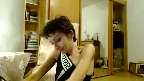 Raluca online show from 6, 3, 2025