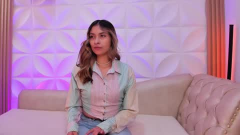 beccamilanni online show from 7, 3, 2025