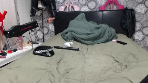 Becky online show from 31, 10, 2025