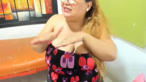 beckyummys online show from 29, 12, 2024