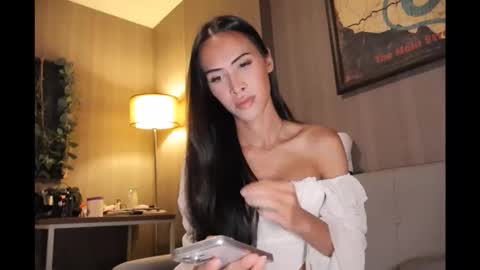 bee_thai online show from 1, 2, 2026