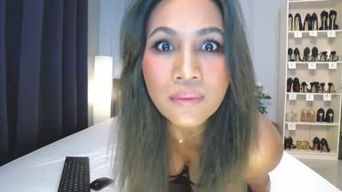 Snapshot of beebeethai chatting on 22, 10, 2025 Bee if you ever see the girl who can take 12 inch all the way inside the ass try me online show from 22, 10, 2025