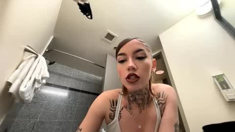 beezlyy online show from 1, 2, 2026