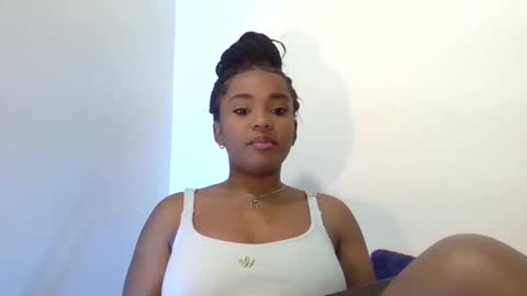 Snapshot of behla_rouseh chatting on 9, 3, 2025 Behla Rouseh online show from 9, 3, 2025